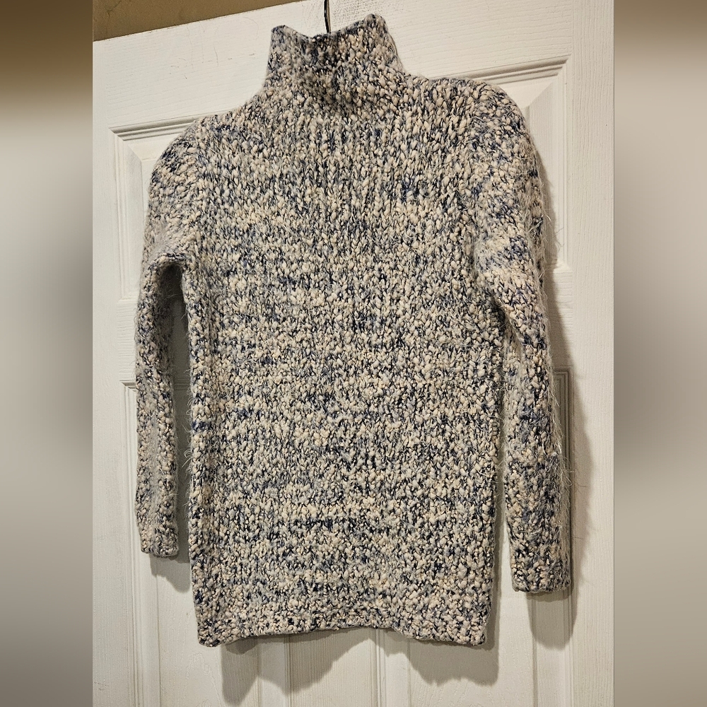 CHELSEA & THEODORE TURTLENECK